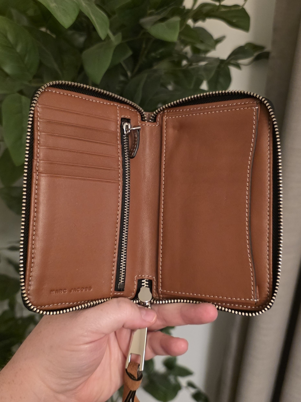 Marc Jacobs Brown Pebbled Leather Zip Wallet - Picture 2 of 4